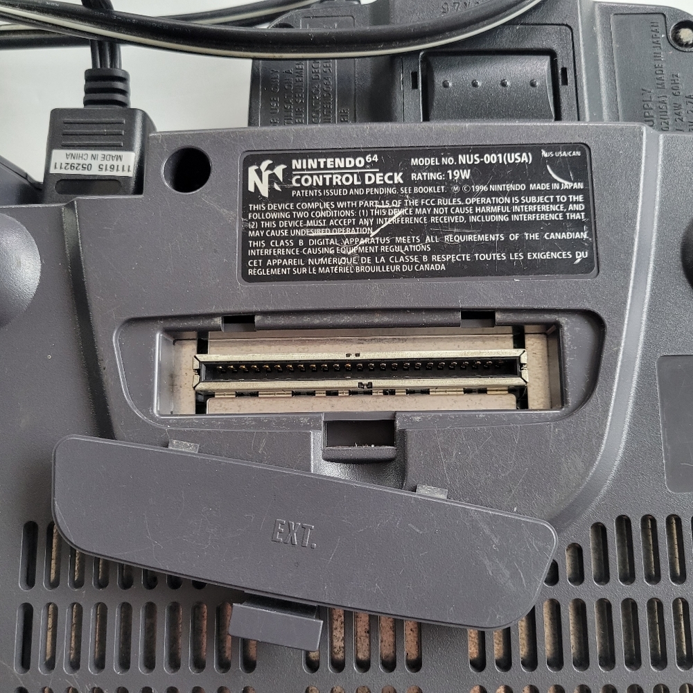 Nintendo Console with Gray Controllers - Picture 8 of 14